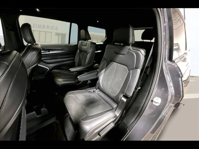 2022 Jeep Grand Cherokee L Altitude 4x4