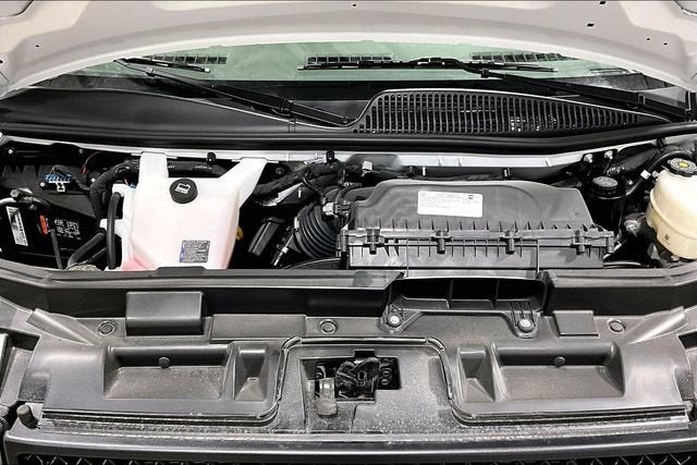 2025 Chevrolet Express Cargo WT