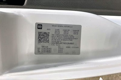 2025 Chevrolet Express Cargo WT