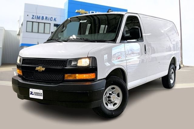 2025 Chevrolet Express Cargo WT