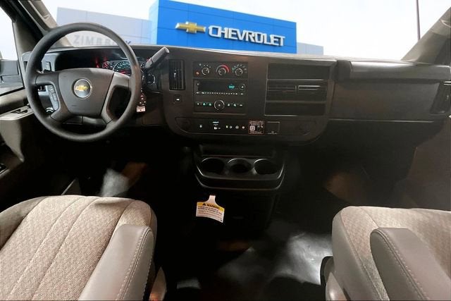 2025 Chevrolet Express Cargo WT