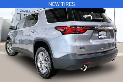 2023 Chevrolet Traverse LT Cloth