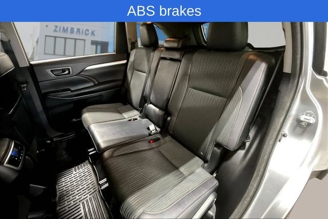 2016 Toyota Highlander LE V6