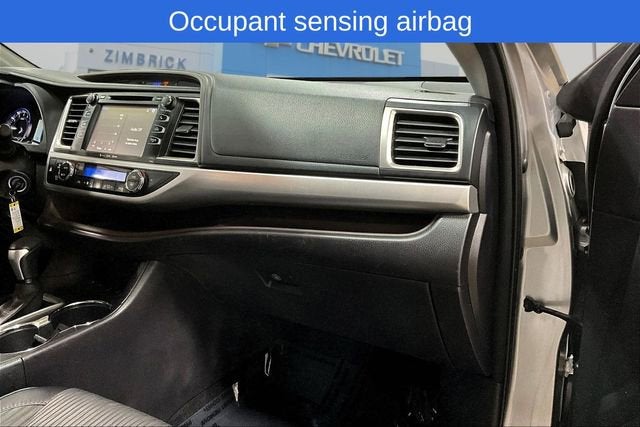 2016 Toyota Highlander LE V6