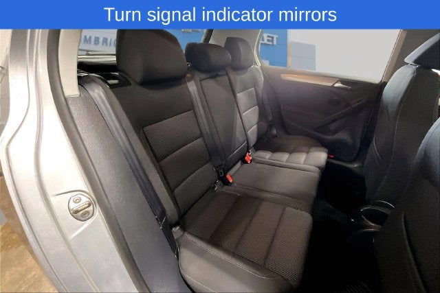 2011 Volkswagen Golf 2.5L 4-Door